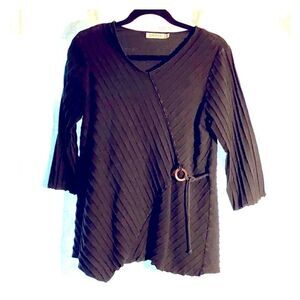 Orvis ribbed black top with cool details